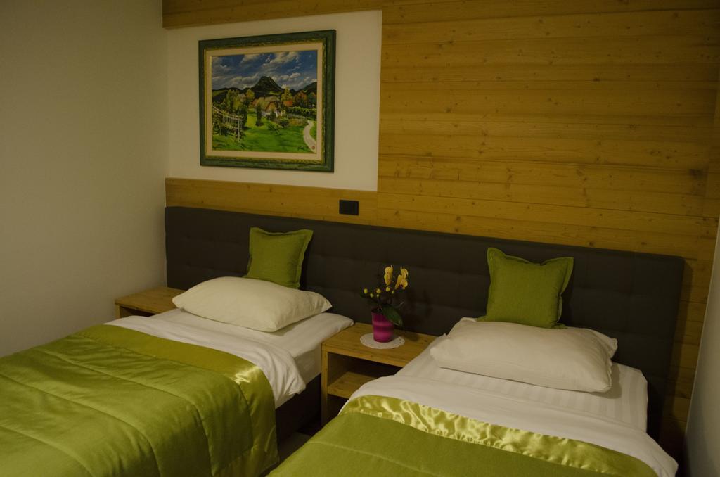 Guest House Gostisce Jutrisa Rogatec Екстериор снимка